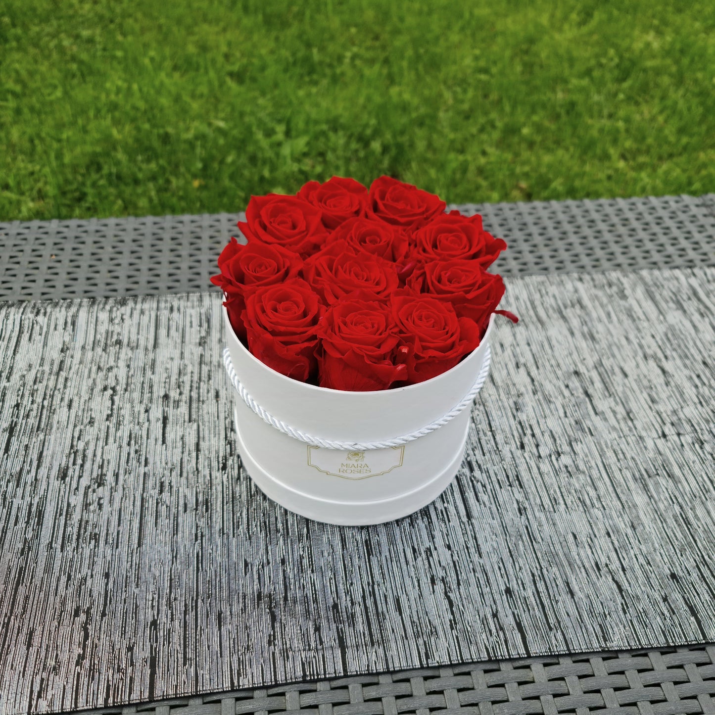 White Round Box with 12 Natural Preserved Roses